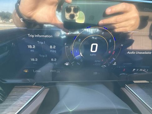 New 2025 Chevrolet Suburban High Country AWD/4WD image 15