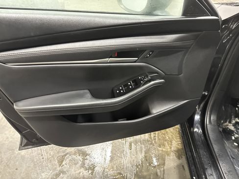 Used 2024 MAZDA MAZDA3 s image 22