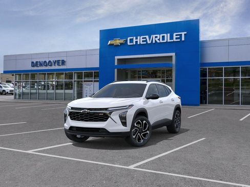 New 2026 Chevrolet Trax RS w/ Sunroof Package FWD image 8