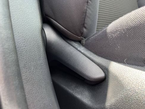 Used 2023 Toyota Highlander LE AWD/4WD image 25