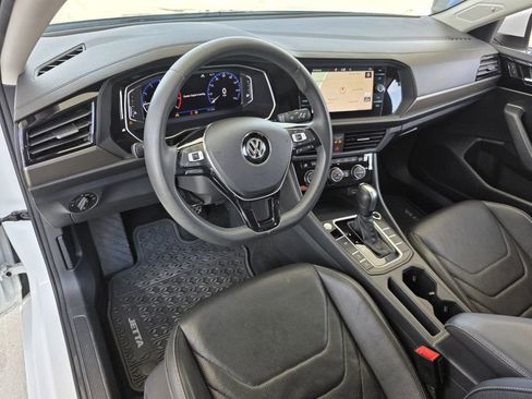 Used 2020 Volkswagen Jetta SEL Premium image 11