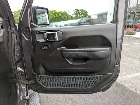 Used 2025 Jeep Wrangler Unlimited Sport AWD/4WD image 29