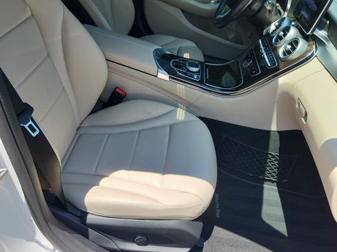 Used 2018 Mercedes-Benz C 300 4MATIC Sedan image 16