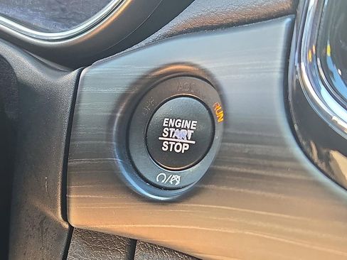 Used 2021 Jeep Grand Cherokee Laredo X AWD/4WD image 23