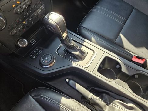 Certified 2019 Ford Ranger Lariat w/ Equipment Group 501A Mid image 18