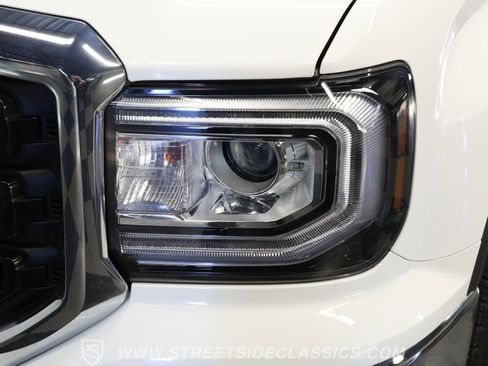 Used 2018 GMC Sierra 1500 1500 Supercharged image 19