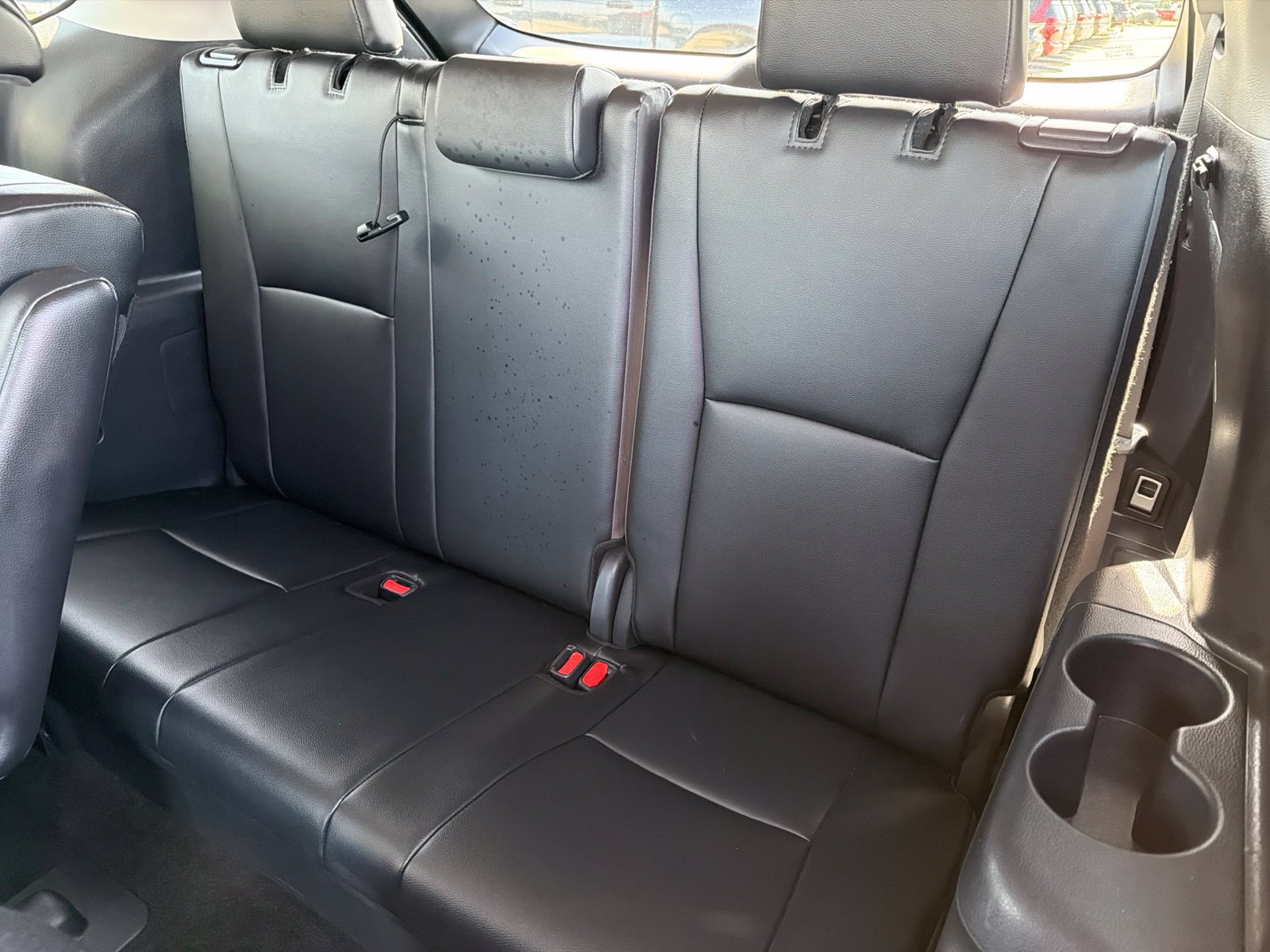 Used 2024 Toyota Highlander XLE FWD image 18