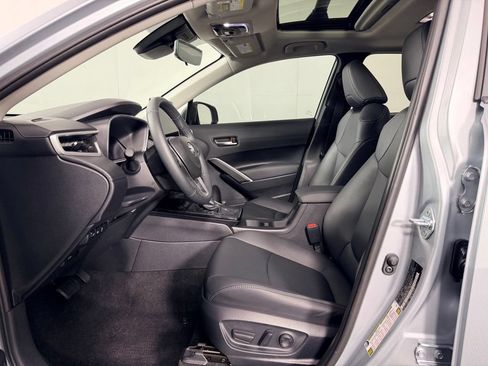 Used 2026 Toyota Corolla Cross XLE w/ Convenience Package FWD image 23