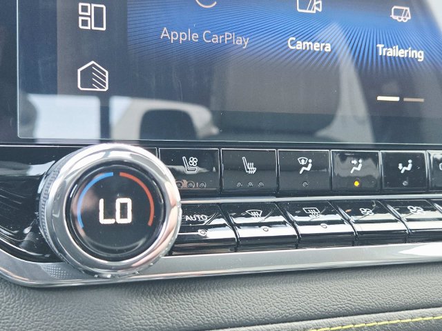 New 2026 Chevrolet Colorado ZR2 w/ Technology Package AWD/4WD image 28