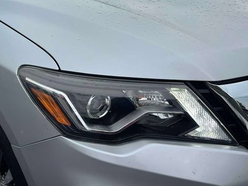 Used 2020 Nissan Pathfinder SL FWD image 9