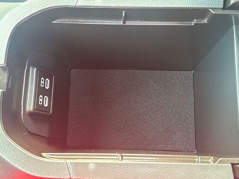 Used 2024 Toyota RAV4 SE w/ Convenience Package image 30