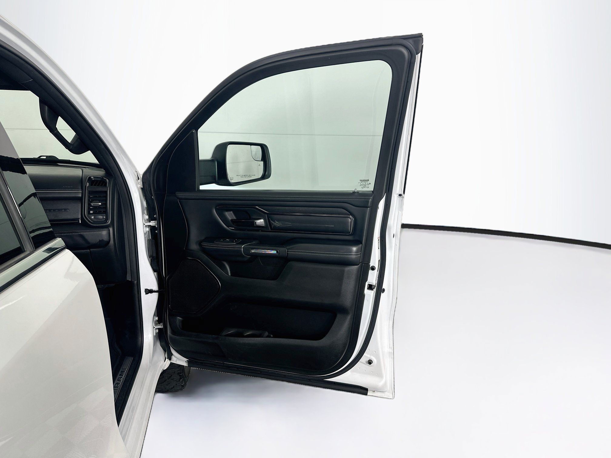 Used 2023 RAM 1500 Limited AWD/4WD image 33