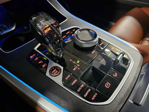 Used 2022 BMW X5 xDrive45e w/ M Sport Package image 24