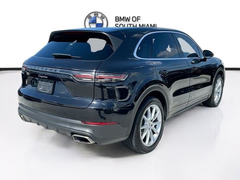 Used 2022 Porsche Cayenne AWD/4WD image 7