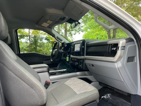 Used 2023 Ford F250 XLT w/ FX4 Off-Road Package AWD/4WD image 18