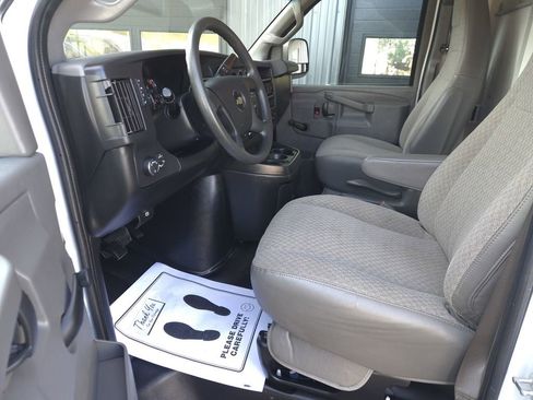 Used 2019 Chevrolet Express 3500 image 16