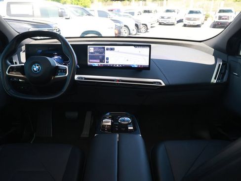 Used 2025 BMW iX xDrive50 AWD/4WD image 25