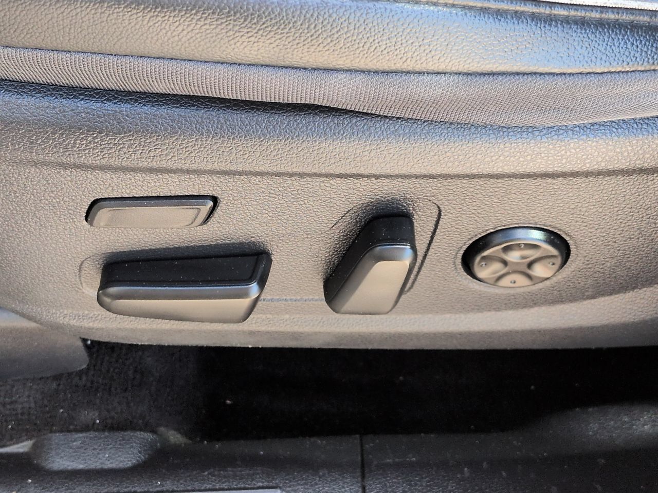 Used 2021 Hyundai Santa Fe Limited w/ Cargo Package FWD image 20