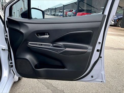 Certified 2023 Nissan Versa SR w/ Trunk Package image 21