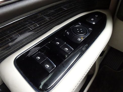 Used 2023 Lincoln Navigator L Black Label AWD/4WD image 24