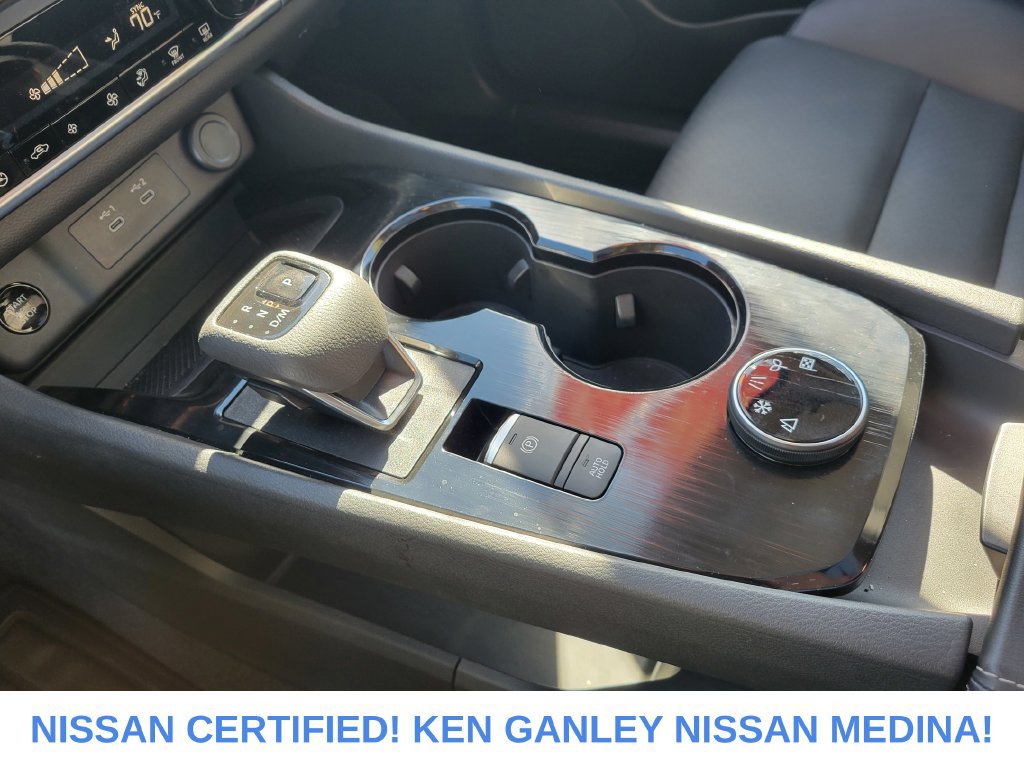 Certified 2024 Nissan Rogue SV w/ SV Premium Package AWD/4WD image 27