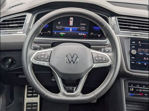 Used 2023 Volkswagen Tiguan SE R-Line FWD image 13