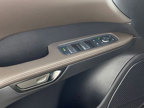 Used 2025 Lexus RX 450h AWD w/ Luxury Package image 24