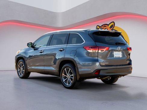 Used 2019 Toyota Highlander XLE image 7