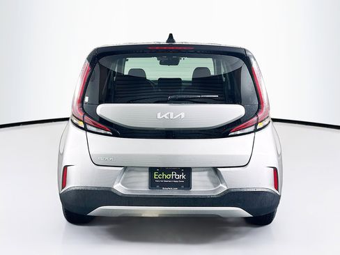 Used 2025 Kia Soul LX w/ LX Technology Package FWD image 7