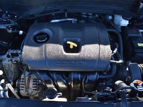 Used 2023 Kia Seltos LX image 31