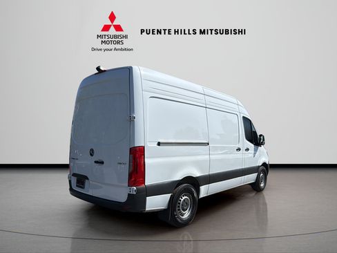 Used 2025 Mercedes-Benz Sprinter 2500 image 5
