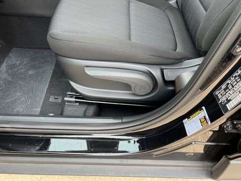 New 2026 Hyundai Venue SE FWD image 18