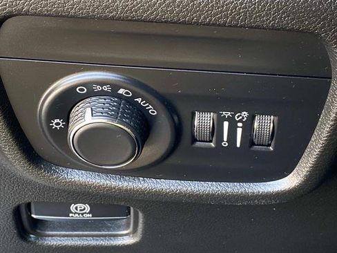 Used 2023 Jeep Grand Cherokee L Laredo image 21