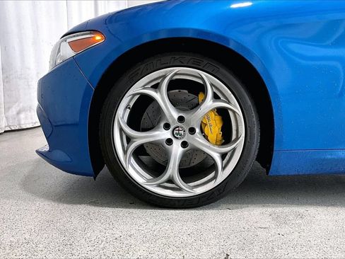 Used 2019 Alfa Romeo Giulia Ti Sport w/ Quick Order Package 22S Sport AWD/4WD image 6