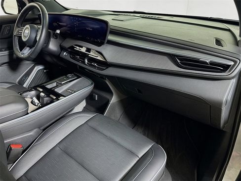 Certified 2025 Buick Enclave Sport Touring image 29