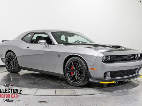 Used 2016 Dodge Challenger SRT Hellcat RWD image 26