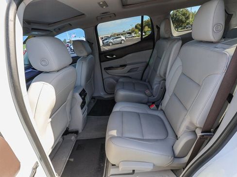 Used 2017 GMC Acadia SLT FWD image 28