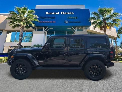 Used 2021 Jeep Wrangler Unlimited Sahara AWD/4WD image 8