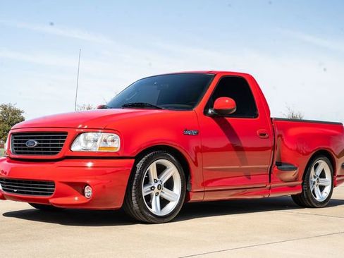 Used 2004 Ford F150 Lightning image 8