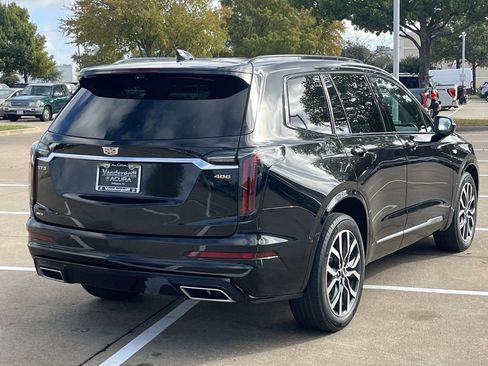 Used 2022 Cadillac XT6 Sport w/ Technology Package image 5