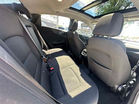 Used 2021 Chevrolet Malibu LT FWD image 33