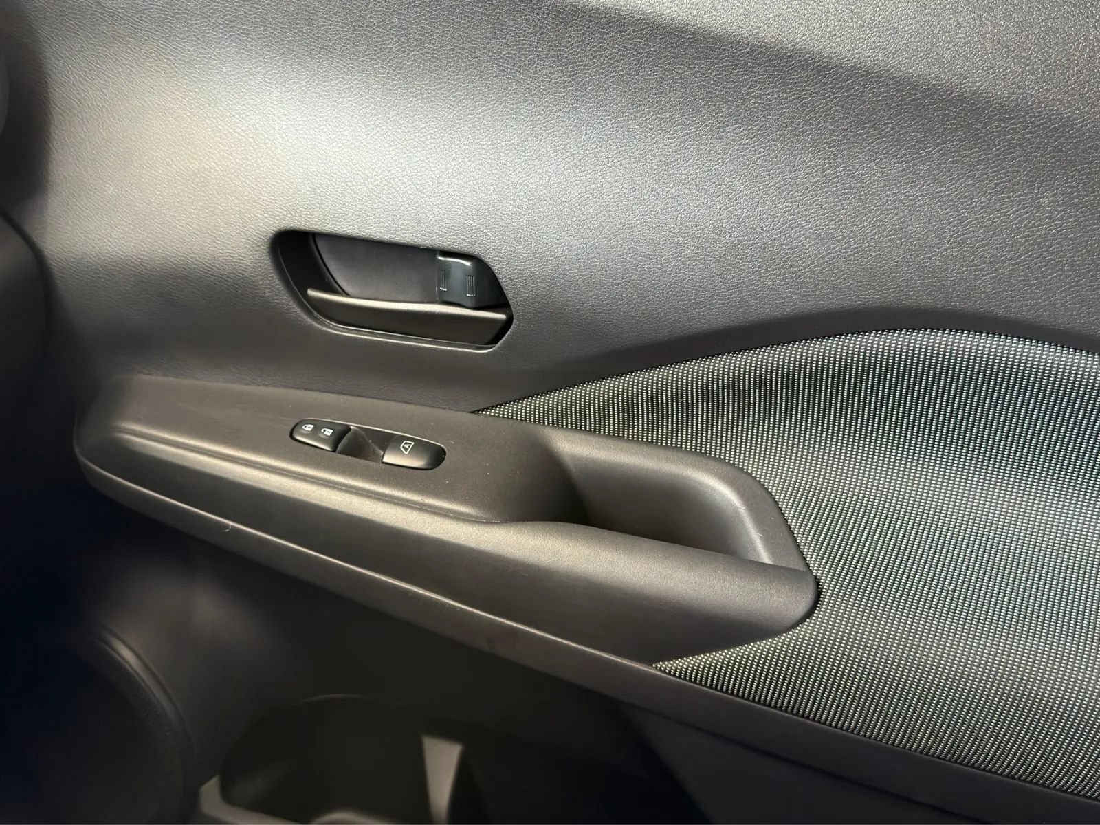 Used 2019 Nissan Kicks S FWD image 17