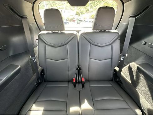 Certified 2024 Cadillac XT6 Luxury FWD image 18