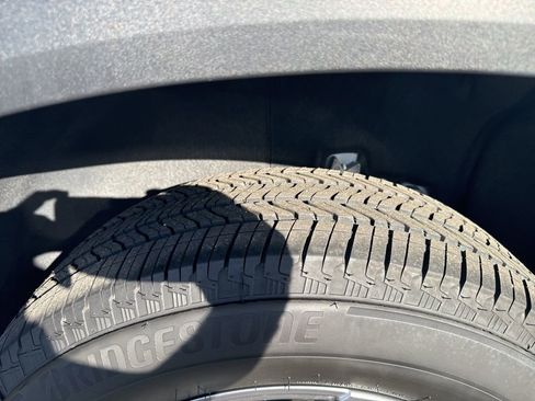 Used 2025 GMC Acadia Elevation image 35