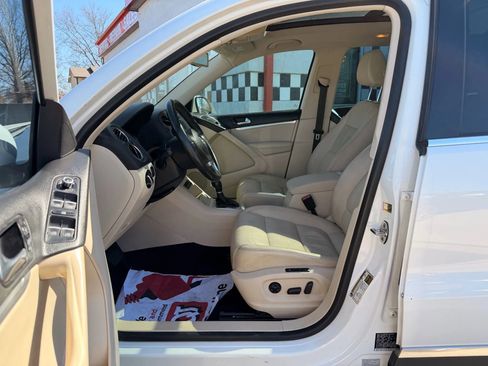 Used 2013 Volkswagen Tiguan S image 11