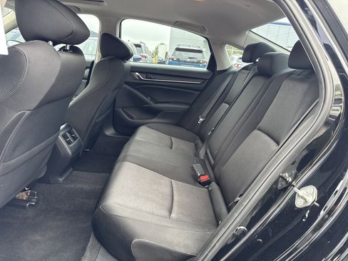 Used 2018 Honda Accord EX image 19