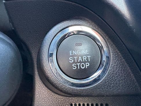 Used 2025 Subaru Forester Premium w/ Convenience Package #2 image 15