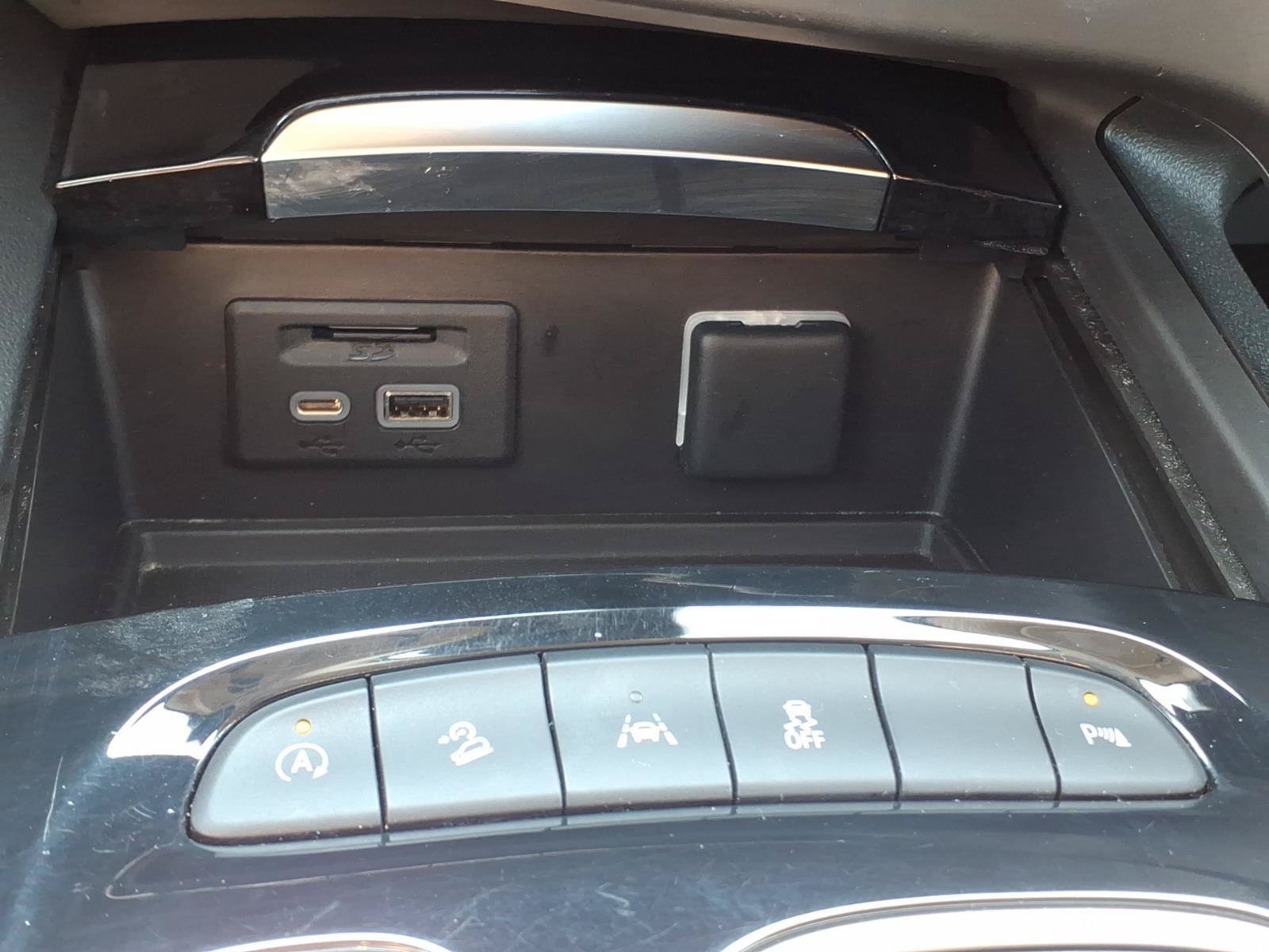 Used 2021 Buick Envision Essence w/ Technology Package I AWD/4WD image 19