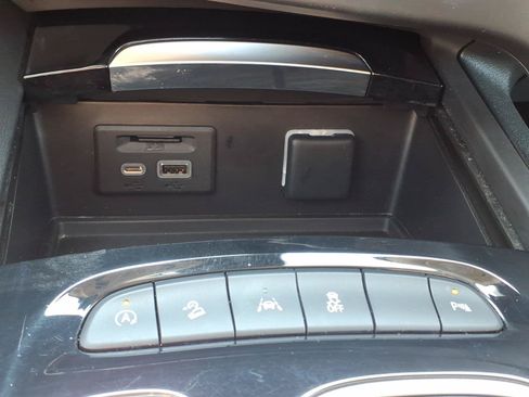 Used 2021 Buick Envision Essence w/ Technology Package I AWD/4WD image 19