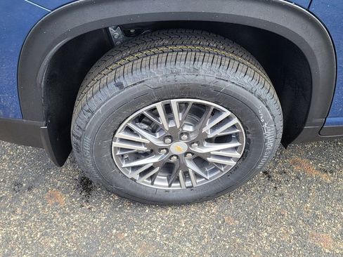 New 2026 Chevrolet Traverse LT image 13